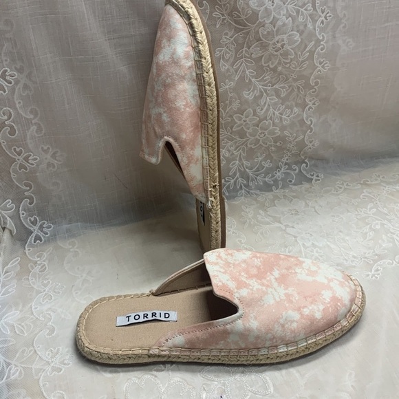 Torrid slip-on Espadrille Canvas plush tie dye size 10 Wide Width - Picture 9 of 11